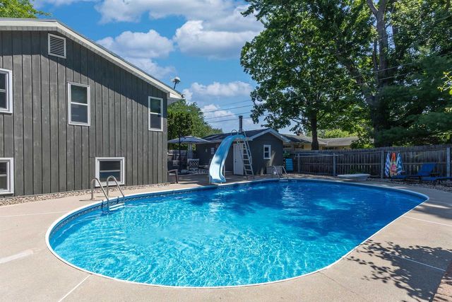 1919 BROOKFIELD DRIVE, Neenah, WI 54956