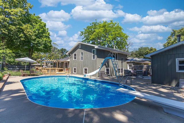 1919 BROOKFIELD DRIVE, Neenah, WI 54956