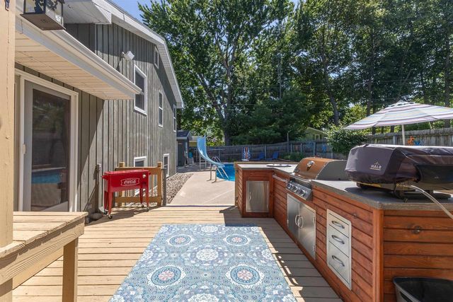 1919 BROOKFIELD DRIVE, Neenah, WI 54956