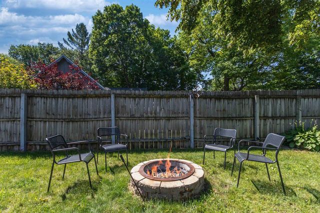 1919 BROOKFIELD DRIVE, Neenah, WI 54956