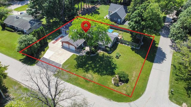 1919 BROOKFIELD DRIVE, Neenah, WI 54956