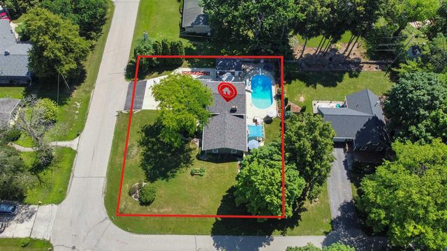 1919 BROOKFIELD DRIVE, Neenah, WI 54956