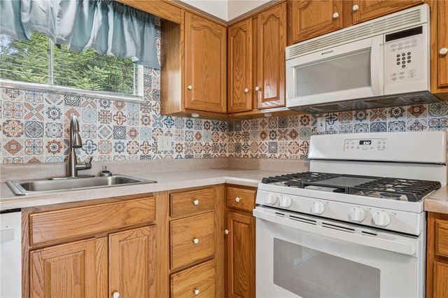1904 Ohio Ave, White Oak, PA 15131