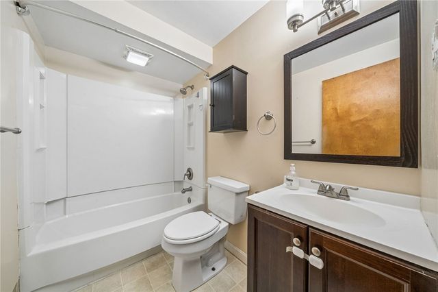 1904 Ohio Ave, White Oak, PA 15131