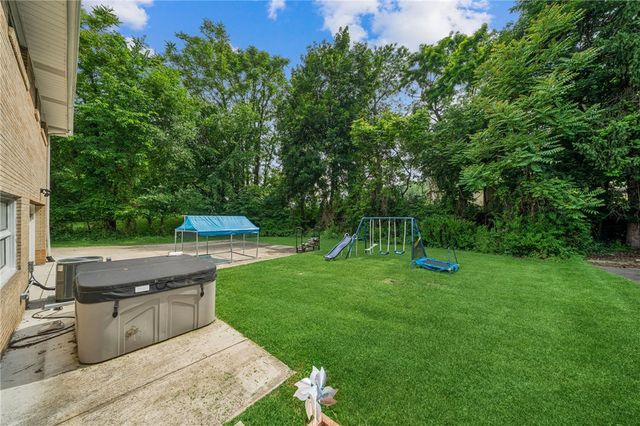 1904 Ohio Ave, White Oak, PA 15131