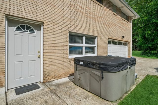 1904 Ohio Ave, White Oak, PA 15131