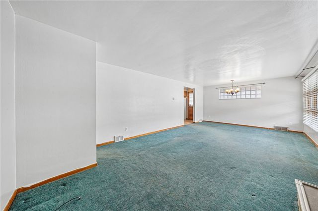 1904 Ohio Ave, White Oak, PA 15131