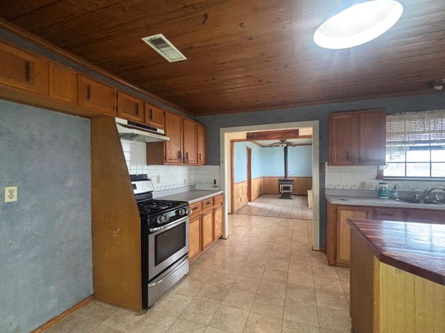 1720 County Road 276, Bertram, TX 78605