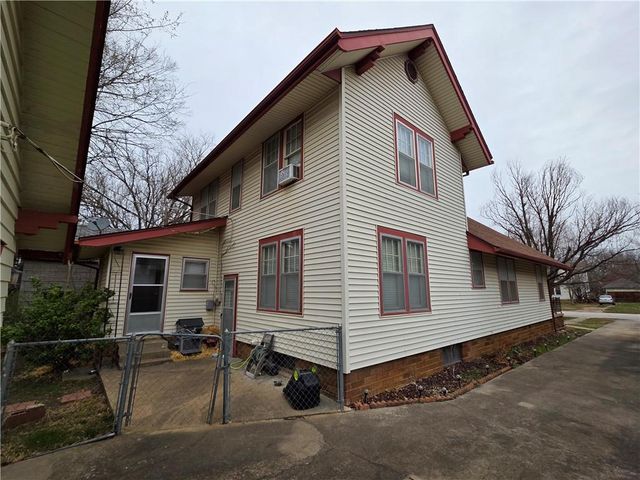 713 N 9th Street, Independence, KS 67301