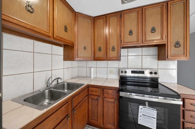 734 Pinkerton Dr, Tyler, TX 75701