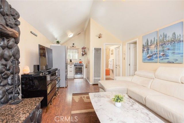 800 Eureka Drive, Big Bear Lake, CA 92315