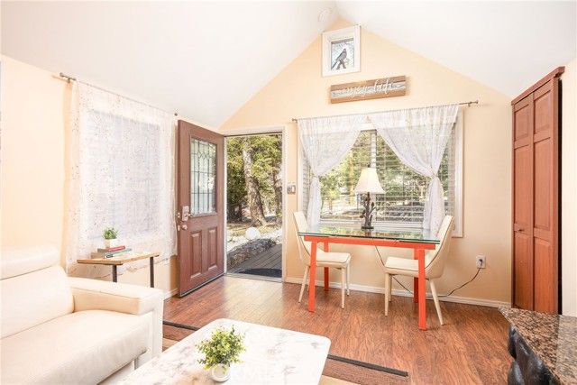 800 Eureka Drive, Big Bear Lake, CA 92315