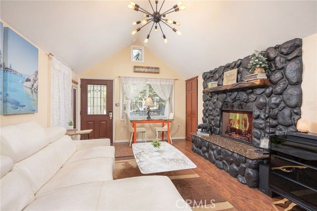 800 Eureka Drive, Big Bear Lake, CA 92315