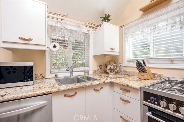 800 Eureka Drive, Big Bear Lake, CA 92315