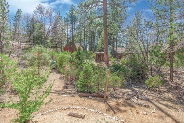 800 Eureka Drive, Big Bear Lake, CA 92315