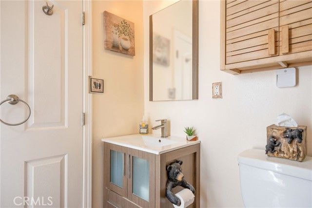 800 Eureka Drive, Big Bear Lake, CA 92315