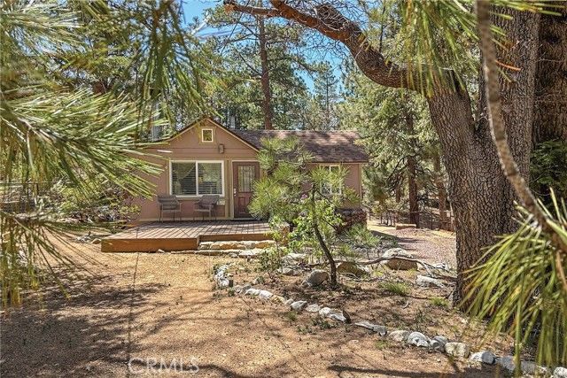 800 Eureka Drive, Big Bear Lake, CA 92315