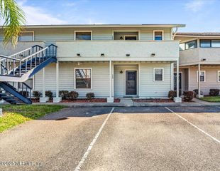 162 GOVERNOR Street, 206, Green Cove Springs, FL 32043