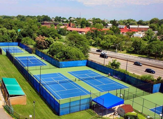 17-85 215th Street 9L, Bayside, NY 11360