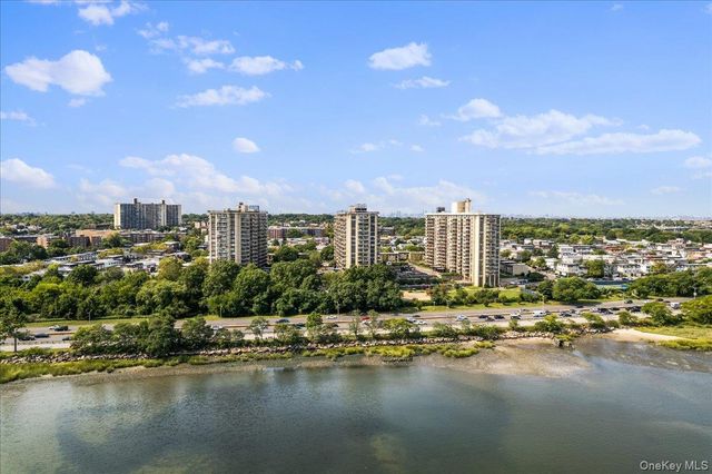 17-85 215th Street 9L, Bayside, NY 11360
