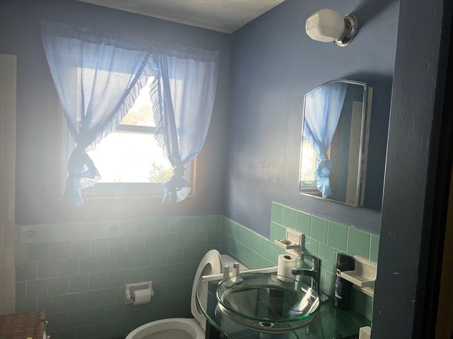 60 Clara Rd, Brockton, MA 02302