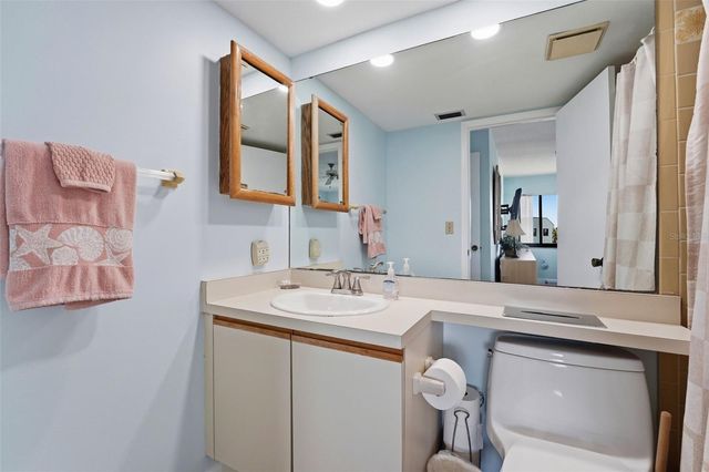 820 CAPRI ISLES BOULEVARD 202, Venice, FL 34292