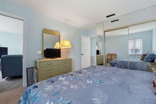 820 CAPRI ISLES BOULEVARD 202, Venice, FL 34292