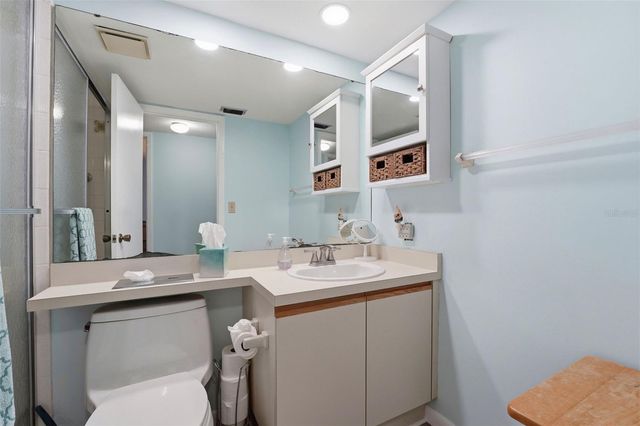 820 CAPRI ISLES BOULEVARD 202, Venice, FL 34292