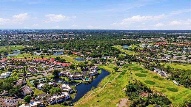 820 CAPRI ISLES BOULEVARD 202, Venice, FL 34292