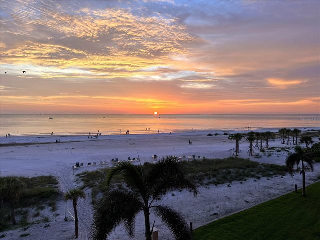 19 WHISPERING SANDS DRIVE 401, Sarasota, FL 34242