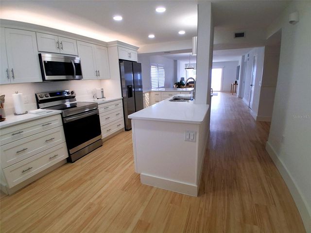 19 WHISPERING SANDS DRIVE 401, Sarasota, FL 34242