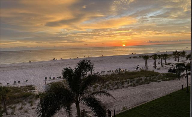 19 WHISPERING SANDS DRIVE 401, Sarasota, FL 34242