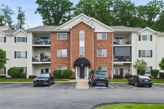 850 Hidden Ridge 101, South Park, PA 15129