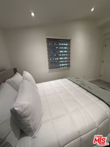 602 602.5 N Maple Drive 602.5, Beverly Hills, CA 90210