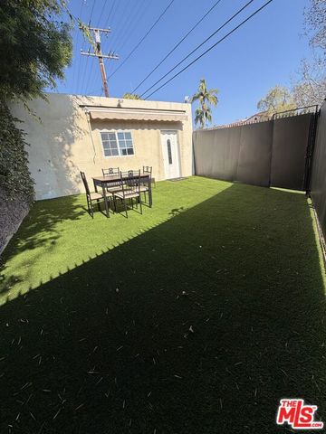 602 602.5 N Maple Drive 602.5, Beverly Hills, CA 90210