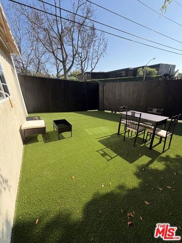 602 602.5 N Maple Drive 602.5, Beverly Hills, CA 90210