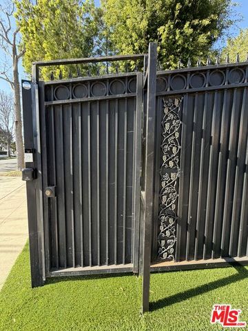 602 602.5 N Maple Drive 602.5, Beverly Hills, CA 90210