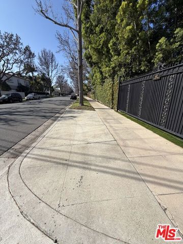 602 602.5 N Maple Drive 602.5, Beverly Hills, CA 90210