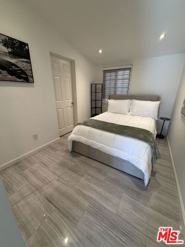 602 602.5 N Maple Drive 602.5, Beverly Hills, CA 90210