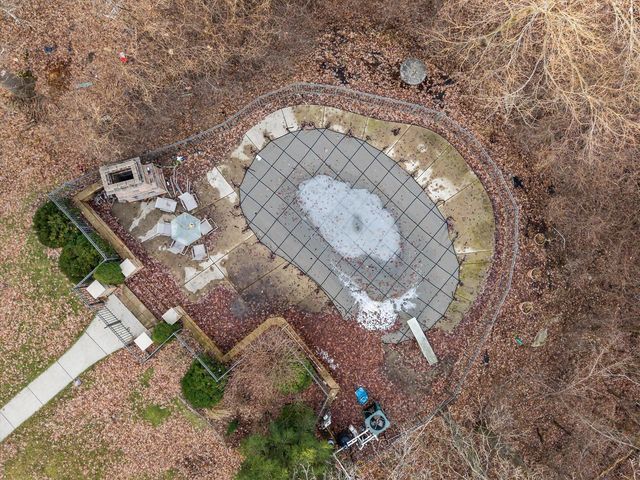 W341N6716 Lancelot DRIVE, Oconomowoc, WI 53066