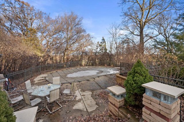 W341N6716 Lancelot DRIVE, Oconomowoc, WI 53066