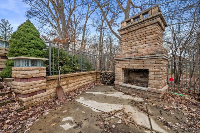 W341N6716 Lancelot DRIVE, Oconomowoc, WI 53066