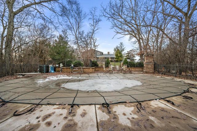 W341N6716 Lancelot DRIVE, Oconomowoc, WI 53066