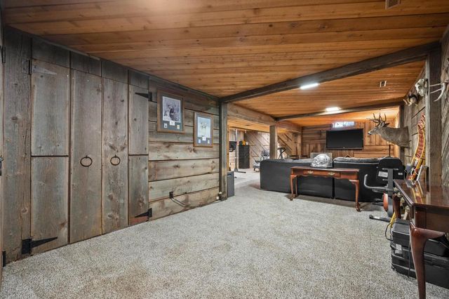 W341N6716 Lancelot DRIVE, Oconomowoc, WI 53066