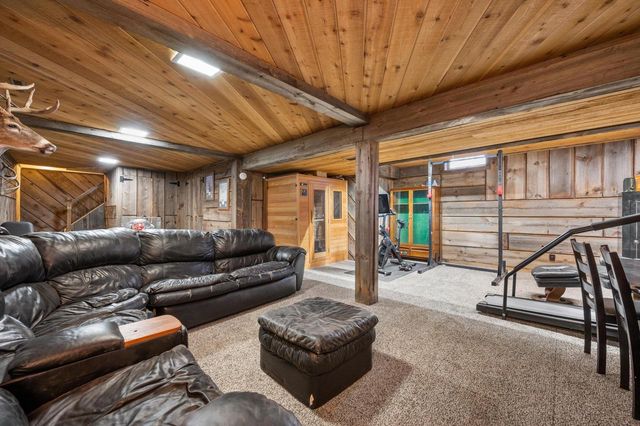 W341N6716 Lancelot DRIVE, Oconomowoc, WI 53066