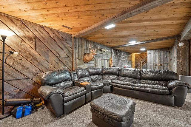 W341N6716 Lancelot DRIVE, Oconomowoc, WI 53066