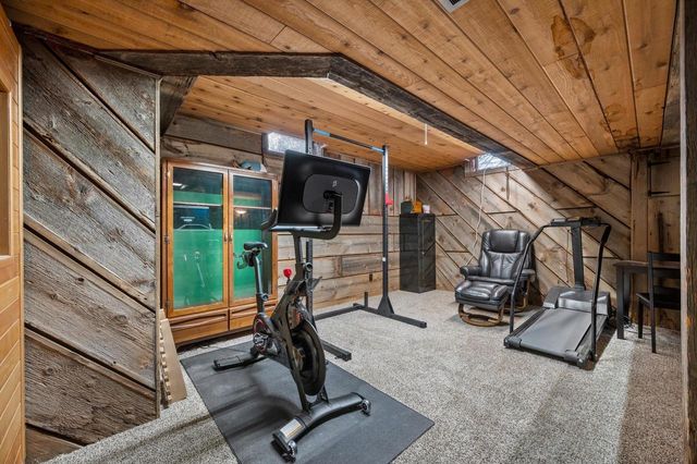 W341N6716 Lancelot DRIVE, Oconomowoc, WI 53066