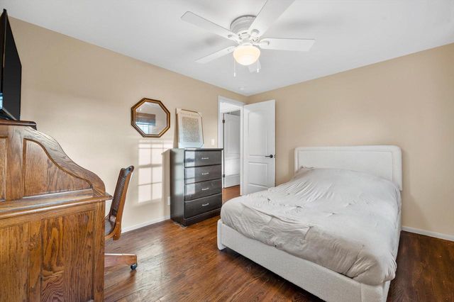 W341N6716 Lancelot DRIVE, Oconomowoc, WI 53066