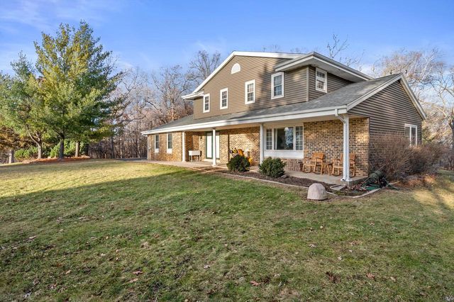 W341N6716 Lancelot DRIVE, Oconomowoc, WI 53066