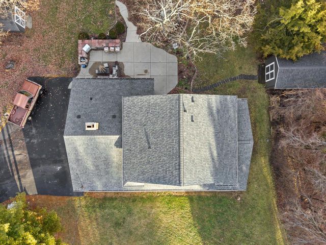 W341N6716 Lancelot DRIVE, Oconomowoc, WI 53066